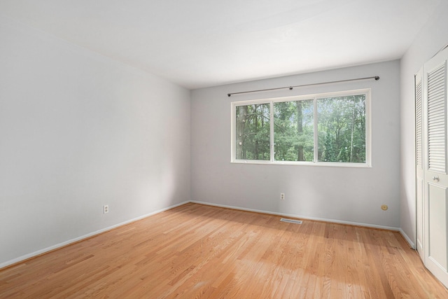 3539 Kenbrooke Ct, Kalamazoo, MI 49006 - unfurnished room featuring light wood finished floors and baseboards