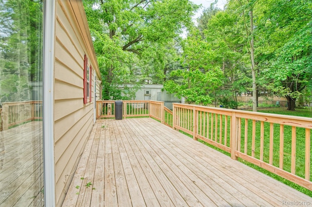 5806 Commanche Ln, Howell, MI 48843 - view of deck