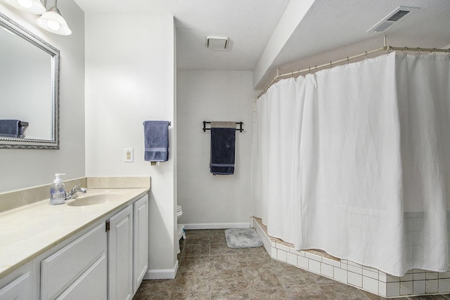 4760 Briarhill Dr, Portage, MI 49024 - full bathroom featuring vanity and curtained shower