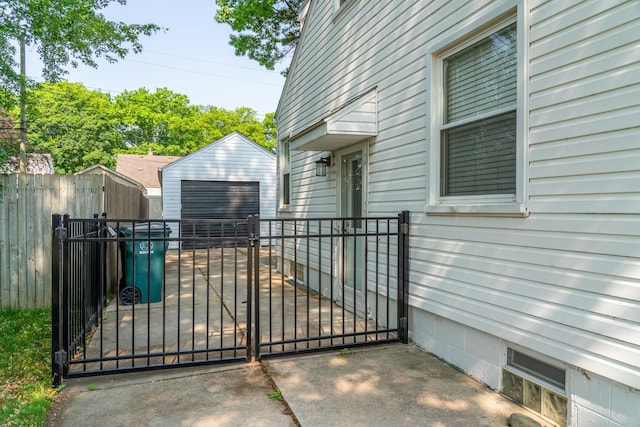 4211 Oakshire Ave, Berkley, MI 48072 - entrance to property with a gate