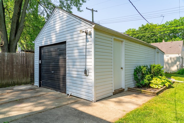4211 Oakshire Ave, Berkley, MI 48072 - detached garage with driveway