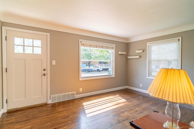 4211 Oakshire Ave, Berkley, MI 48072 - foyer entrance with wood finished floors and baseboards