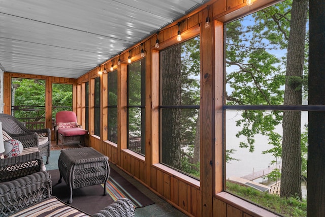 3184 N Lakeshore Dr, Hillsdale, MI 49242 - sunroom featuring outdoor lounge area