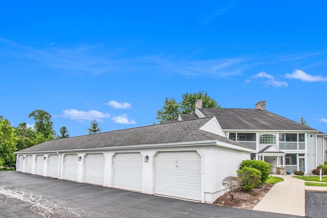 749 W Barrington Cir, Jackson, MI 49203 - view of garage