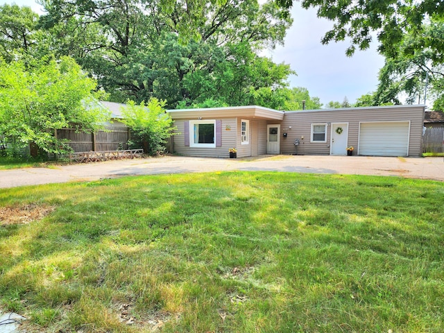 254 Holly St SW, Grand Rapids, MI 49548 - single story home with asphalt driveway and a garage