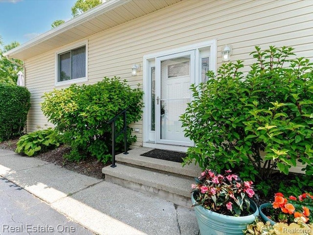 871 Vanderpool Dr, Troy, MI 48083 - view of exterior entry