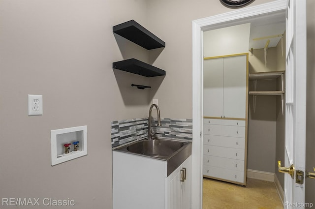 24825 Reeds Pointe Dr, Novi, MI 48374 - washroom featuring hookup for a washing machine and a sink
