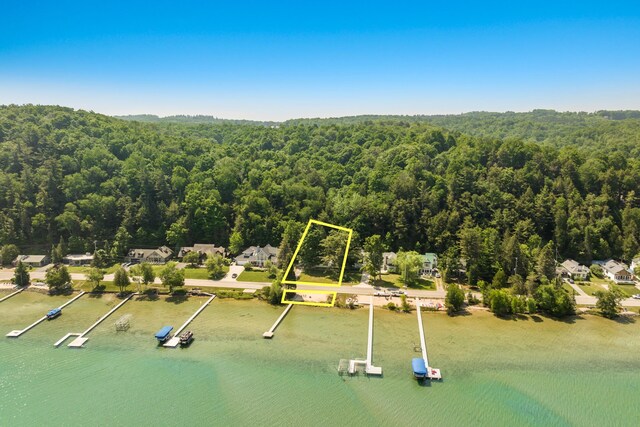 1765 S Shore E, Frankfort, MI 49635