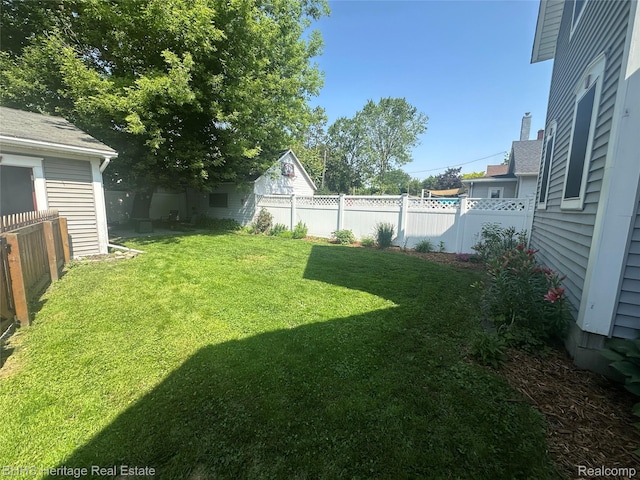 403 N Oak St, Durand, MI 48429 - view of yard