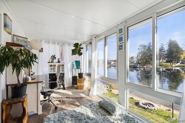 6003 Rolton Ct, Waterford, MI 48329 - sunroom with a water view and wood finished floors