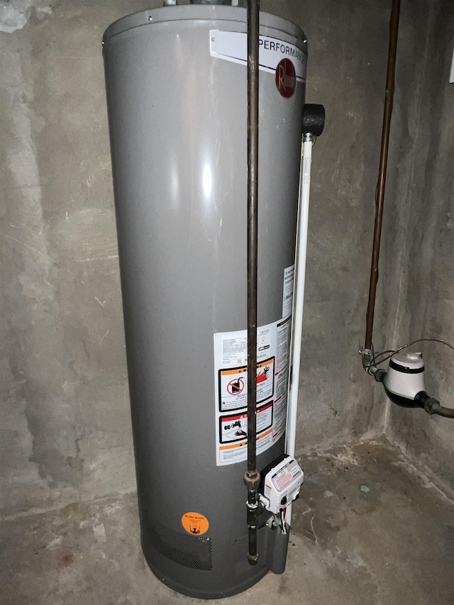 343 Bush Ave, Grand Blanc, MI 48439 - utility room featuring gas water heater