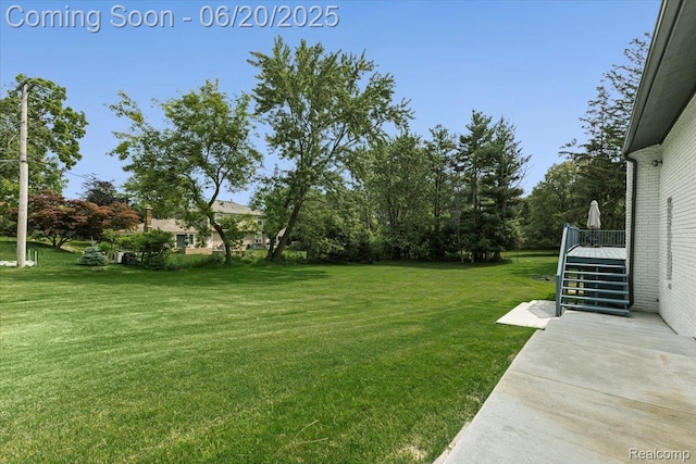 3440 Lone Pine Rd, West Bloomfield, MI 48323 - view of green lawn with stairway