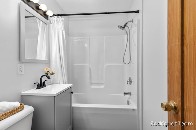 1235 Aurora Ave, Muskegon, MI 49442 - full bathroom with shower / bath combo with shower curtain and vanity