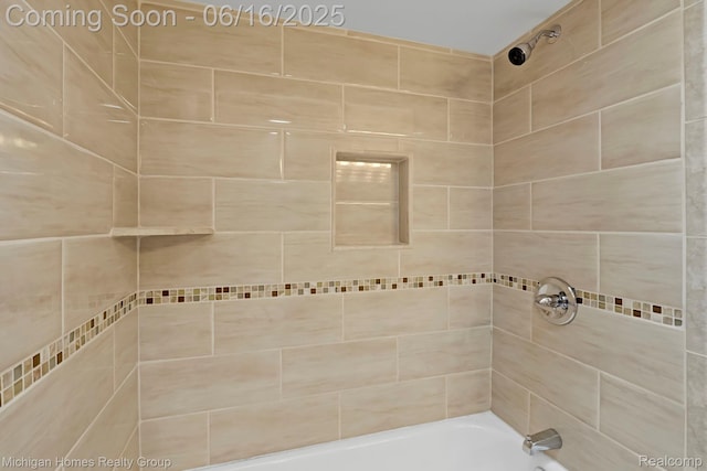34516 Bunker Hill Dr, Farmington, MI 48331 - full bathroom featuring bathtub / shower combination