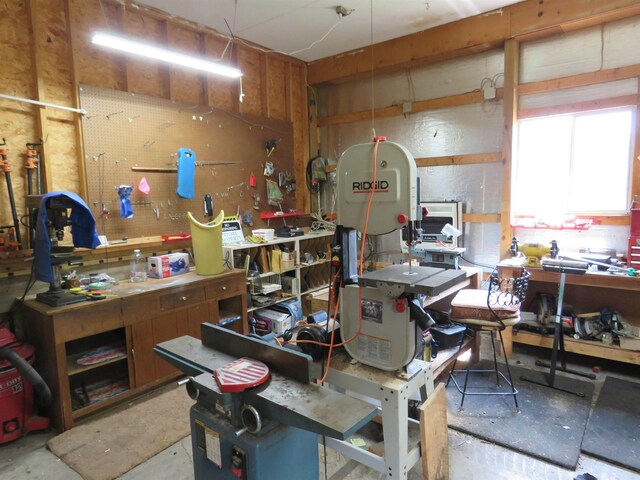 3225 N 39th Rd, Manton, MI 49663