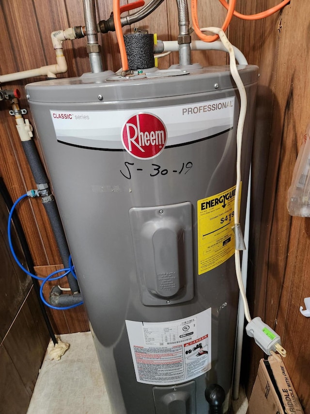 368 Old Hickory Dr, Coldwater, MI 49036 - utility room with electric water heater