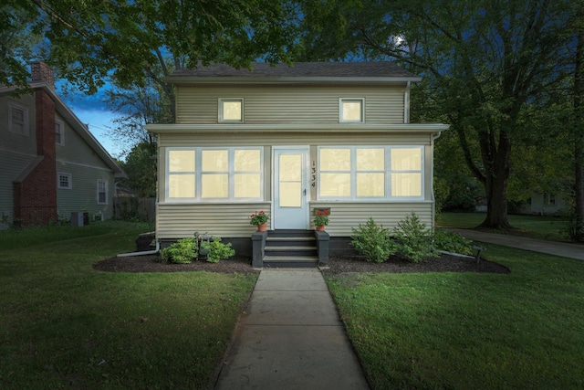 1334 Regent St, Niles, MI 49120 - view of front of house featuring entry steps and a front yard