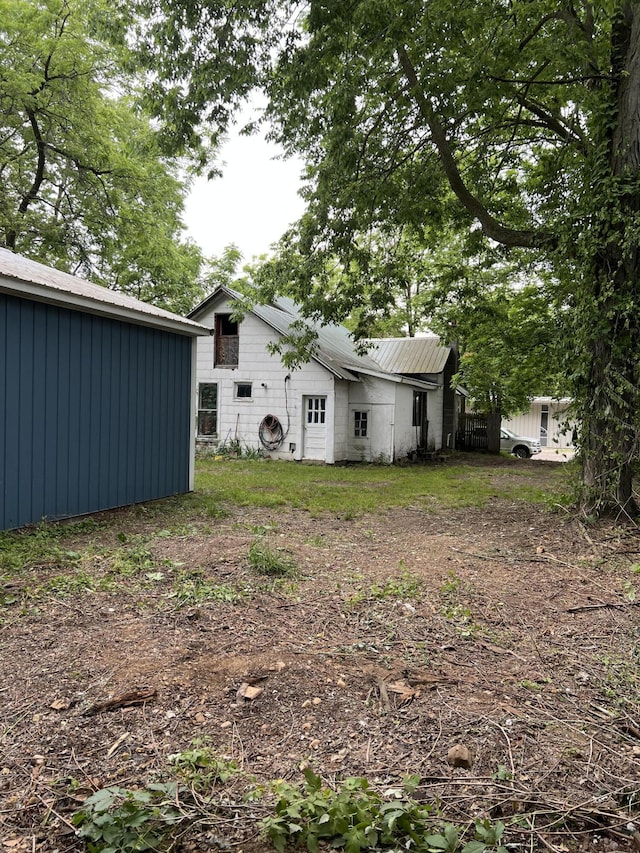 102 Allett St, Allegan, MI 49010 - view of yard