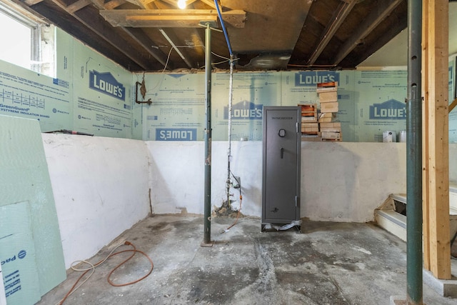 318 Cecil St, Buchanan, MI 49107 - unfinished below grade area with stairway