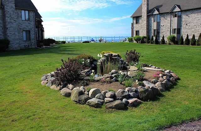 50703 Harbour View Dr N, New Baltimore, MI 48047 - view of green lawn