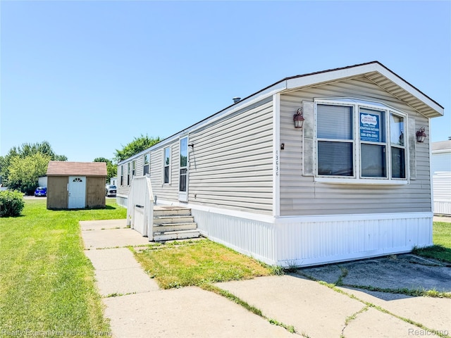 43636 Teal Cir, Clinton Township, MI 48036 - photo 1