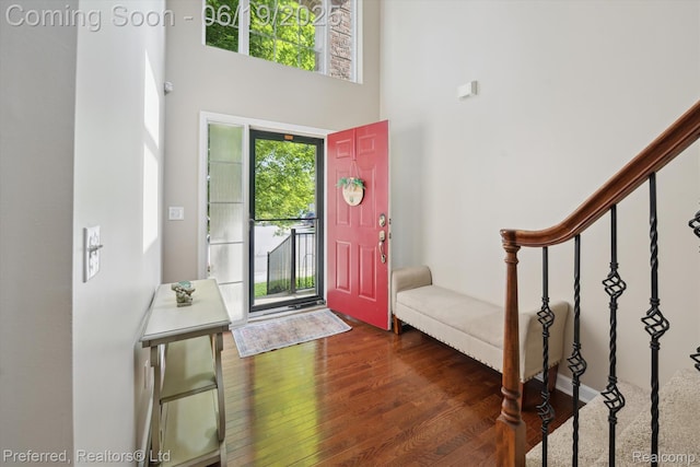 51159 Luke Ln, Novi, MI 48374 - foyer entrance with wood finished floors and a towering ceiling