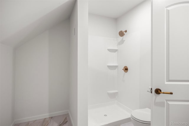 807 Barrington Rd, Grosse Pointe Park, MI 48230 - full bath featuring a shower and toilet
