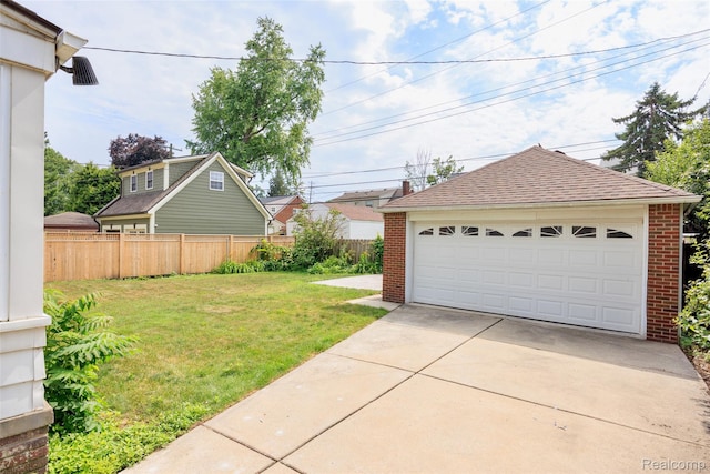 807 Barrington Rd, Grosse Pointe Park, MI 48230 - view of yard with a detached garage and an outdoor structure