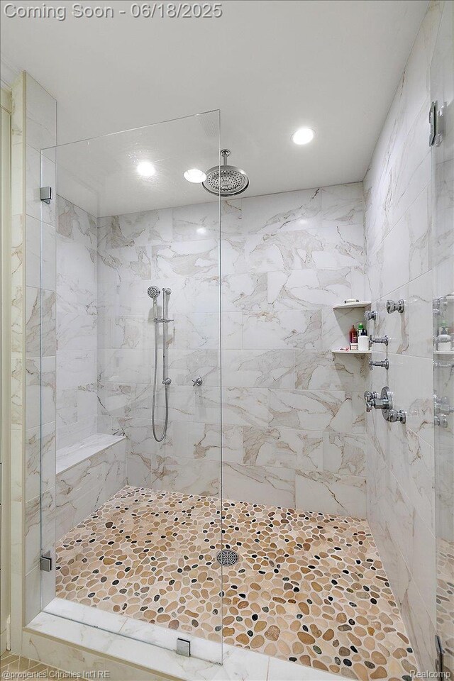 586 Fairfax St, Birmingham, MI 48009 - full bath with a marble finish shower and recessed lighting