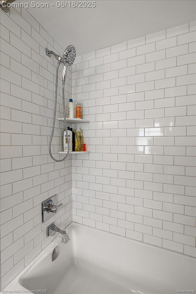 586 Fairfax St, Birmingham, MI 48009 - bathroom with bathing tub / shower combination