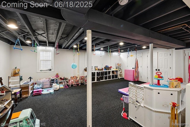 586 Fairfax St, Birmingham, MI 48009 - below grade area featuring carpet flooring