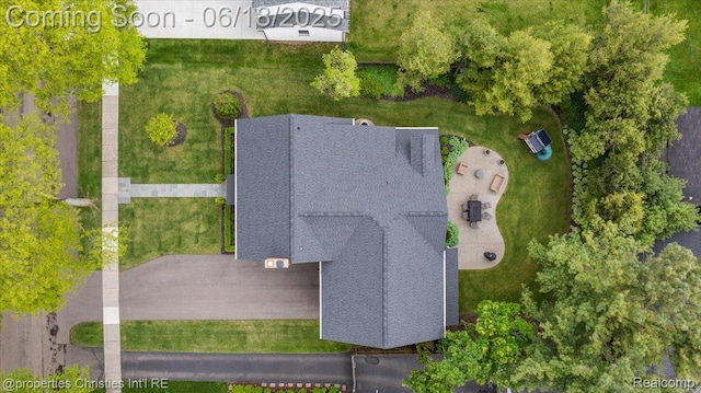 586 Fairfax St, Birmingham, MI 48009 - drone / aerial view