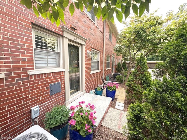 637 N Old Woodward Ave, Birmingham, MI 48009 - photo 37