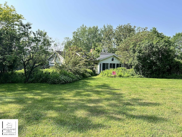 7379 N Irish Rd, Otisville, MI 48463 - view of grassy yard