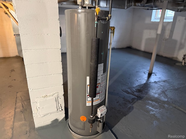 9208 Ward St, Detroit, MI 48228 - utilities featuring water heater