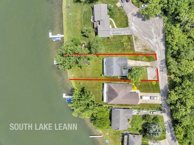 11786 E Sauk Trl, Jerome, MI 49249 - aerial view of property and surrounding area featuring property boundaries highlighted and a large body of water