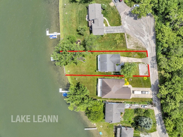 11786 E Sauk Trl, Jerome, MI 49249 - aerial view of property and surrounding area featuring property boundaries highlighted and a large body of water