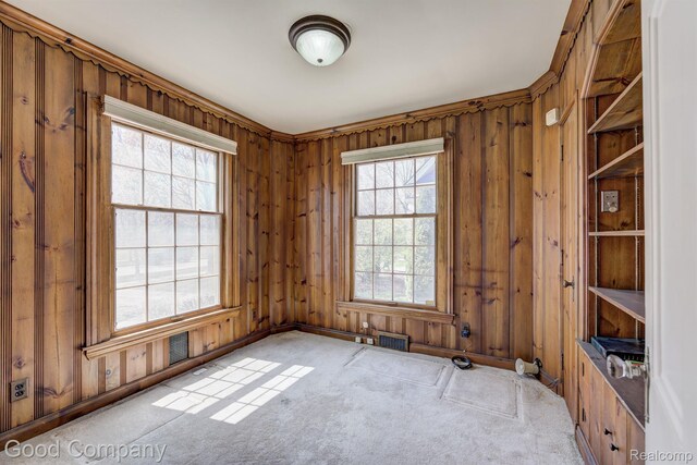 20 Oxford Blvd, Pleasant Ridge, MI 48069 - unfurnished room featuring light carpet and wood walls