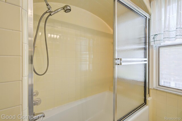 20 Oxford Blvd, Pleasant Ridge, MI 48069 - full bath with combined bath / shower with glass door
