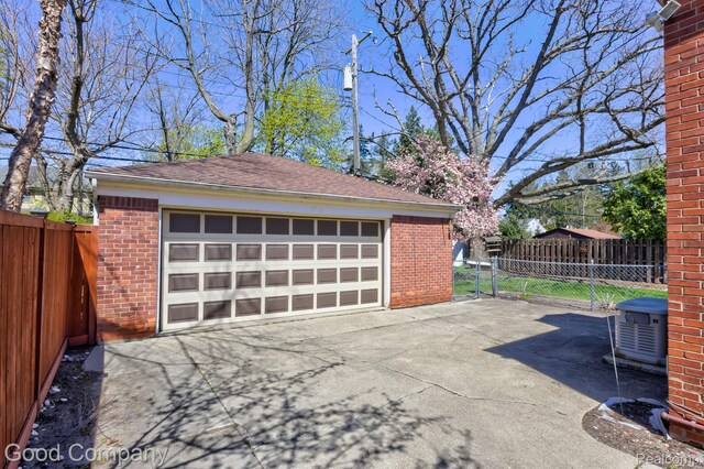 20 Oxford Blvd, Pleasant Ridge, MI 48069 - view of detached garage