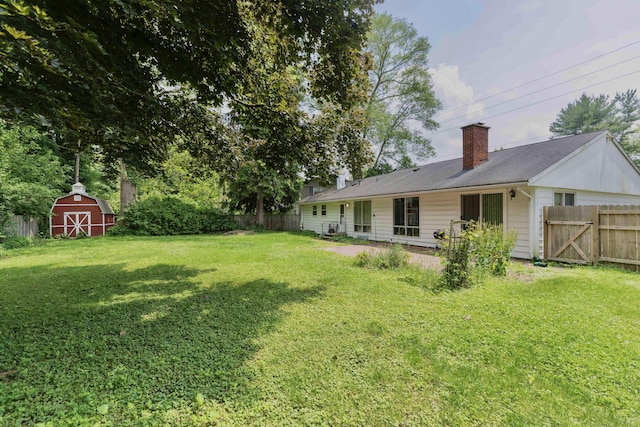 531 Gettysburg Dr, Niles, MI 49120 - view of yard featuring a storage unit