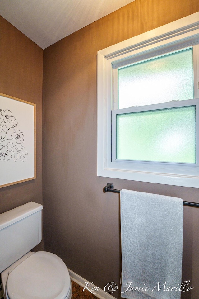 6072 Del Cano Dr SE, Grand Rapids, MI 49546 - bathroom with toilet