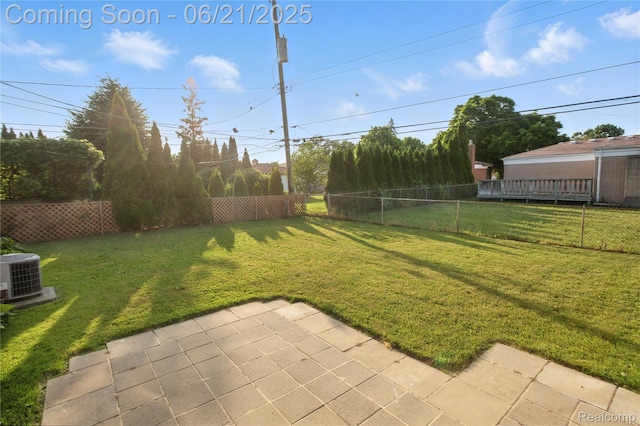 13647 Murthum Ave, Warren, MI 48088 - fenced backyard featuring a patio