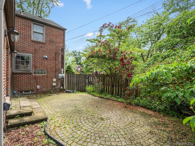 1930 Kenmore Dr, Grosse Pointe Woods, MI 48236 - view of patio / terrace
