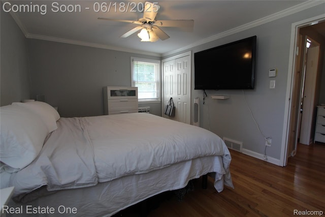 1670 Graefield Rd, Birmingham, MI 48009 - bedroom featuring wood finished floors, ornamental molding, a closet, and a ceiling fan
