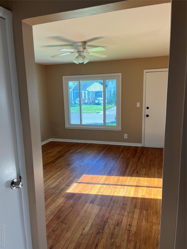 44 Pleasantview Dr, Pontiac, MI 48341 - empty room with wood finished floors and ceiling fan