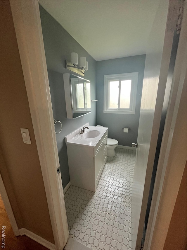 44 Pleasantview Dr, Pontiac, MI 48341 - half bath featuring vanity and toilet