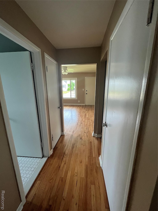 44 Pleasantview Dr, Pontiac, MI 48341 - hall with light wood-style flooring and baseboards
