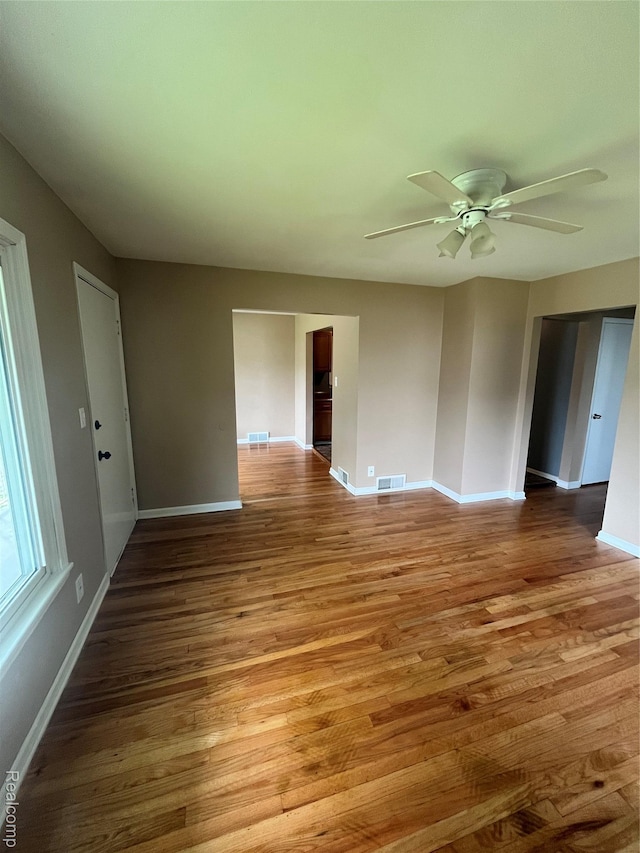 44 Pleasantview Dr, Pontiac, MI 48341 - spare room with wood finished floors and a ceiling fan