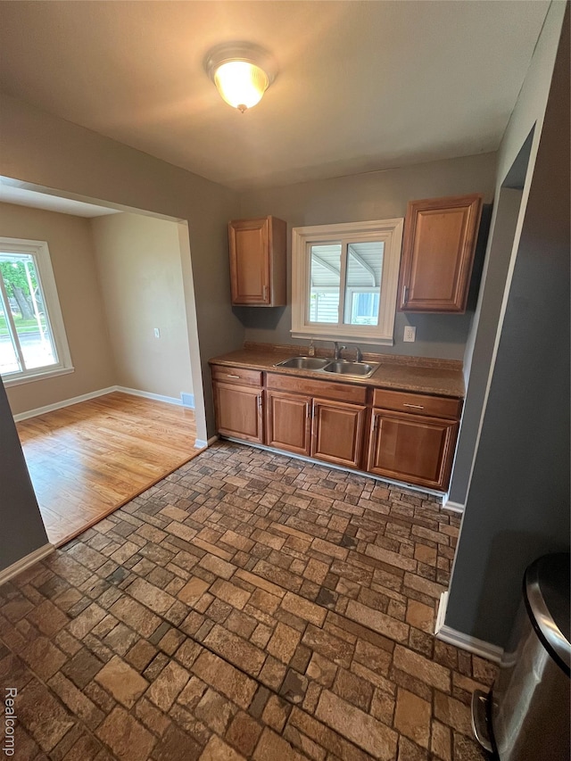 44 Pleasantview Dr, Pontiac, MI 48341 - kitchen featuring healthy amount of natural light